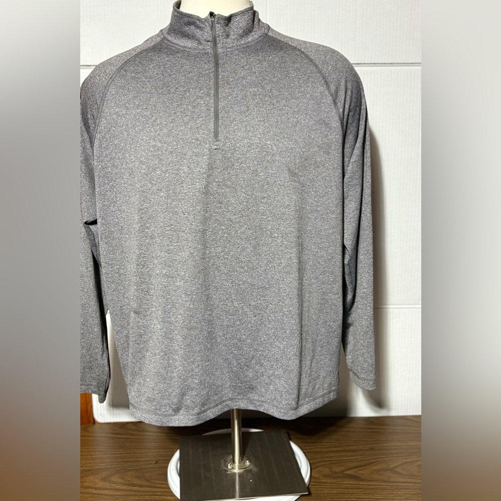 Reebok 2XL GRAY LONG SLEEVE 100% POLYESTER ATHLETIC SHIRT 29”L